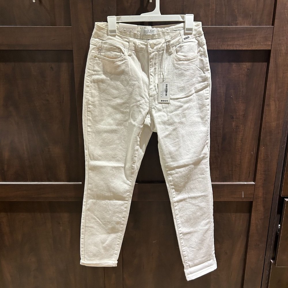 NWT - Judy Blue White Boyfriend Jeans Size 9/29
